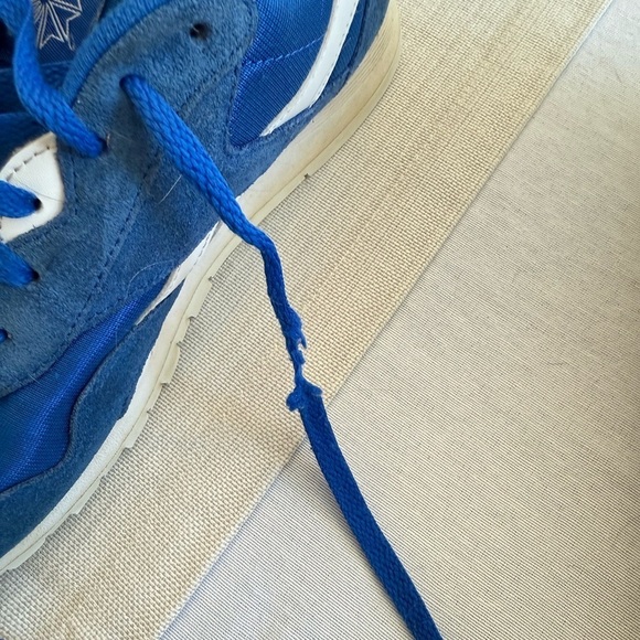 Reebok Classic Girls Blue and White Sneakers - Picture 2 of 7